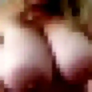Caroline, 36 ans, en ligne à Saint-Colomban pour une rencontre coquine