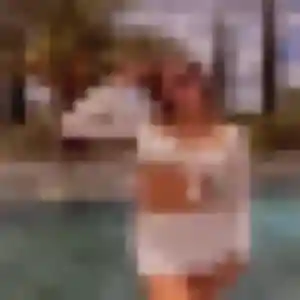 Karen, 22 ans, connectée à Saint-Esprit pour un plan cul