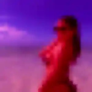 Charmante Chiara, 27 ans à Saint-Fiel - voir sa photo