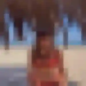 Laura, 23 ans, en ligne à Saint-Julien pour une rencontre coquine