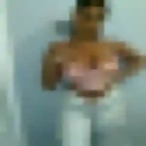 Rencontre Axelle, 32 ans à Saint-Sérotin en privé