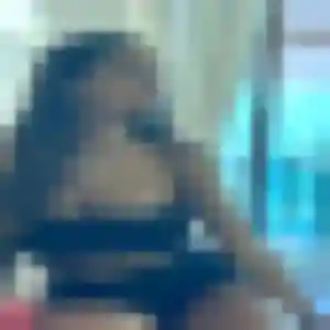 Salima (22 ans) à Saint-Vite cherche un plan cul maintenant