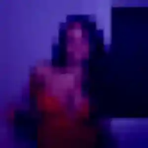 Vicky, 28 ans, en ligne à Sainte-Suzanne-sur-Vire pour un plan cul
