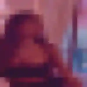 Elsa, femme de 32 ans cherche plan cul à Salmiech