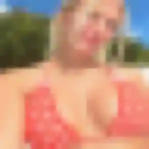 Blandine, femme de 22 ans propose plan cul à Taulé