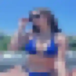 Corinne, 23 ans, disponible à Toulouse pour un plan cul