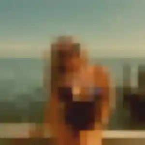 Angelique, 22 ans, connectée à Tournes pour une rencontre coquine