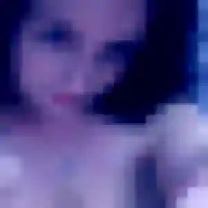 Lou-Anne (33 ans) à Toussieu propose un plan cul ce soir