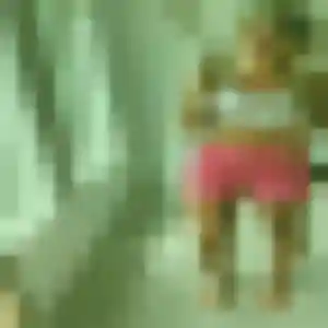 Lola de Vaiges, 23 ans - plan cul discret
