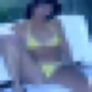 Domitille, 27 ans, disponible à Vesly pour un plan cul