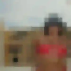 Odette, femme de 27 ans propose plan cul à Vézac